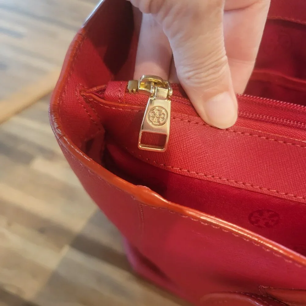 Tory Burch York Buckle Tote - Red Saffiano Leather